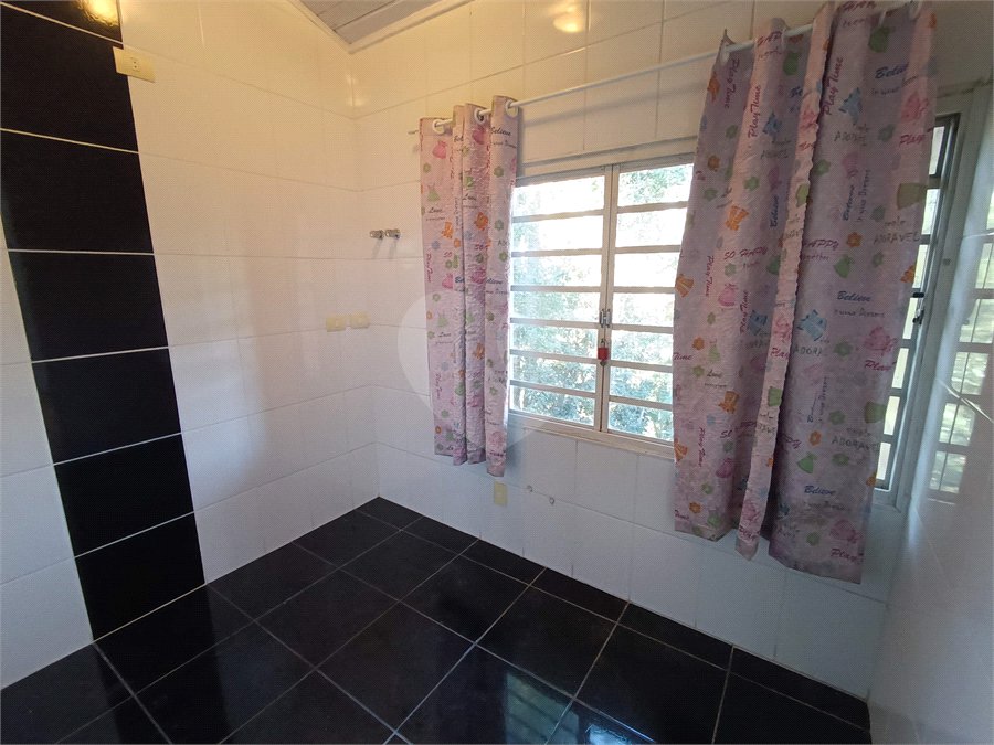 Chácara à venda com 4 quartos, sendo 1 suíte, em Vila Vilma (mailasqui), São Roque, SP