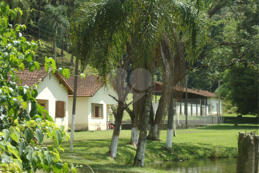 Casa à venda ou para alugar no condomínio Cinco Lagos, Mairiporã - SP