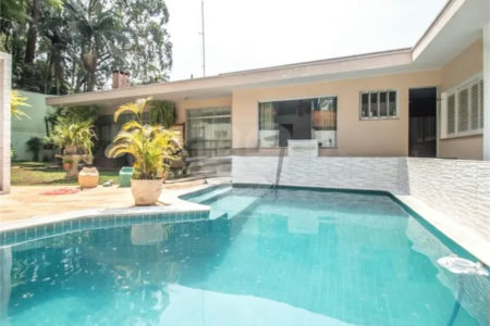 Casa de Vila à venda com 5 quartos, sendo 3 suítes, em Jardim Marajoara, São Paulo, SP