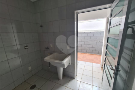 Casa à venda com 3 quartos, sendo 2 suítes, no condomínio Terras de São Francisco, Vinhedo - SP