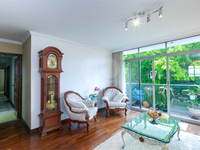 Apartamento à venda com 4 quartos, sendo 1 suíte,  em Chácara Santo Antônio (zona Sul), São Paulo, SP