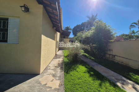 Casa à venda com 3 quartos, sendo 1 suíte, em Ribeirão dos Porcos, Atibaia - SP