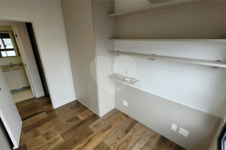 Apartamento de 2 quartos mobiliado à venda no Paraíso