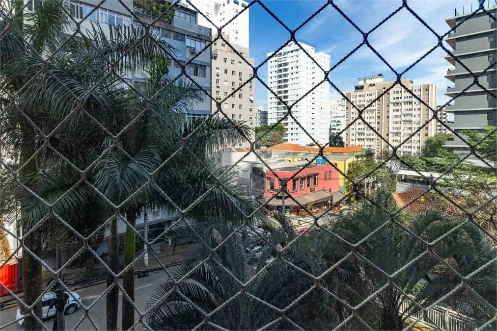 APARTAMENTO PARA LOCAÇÃO COM 151M2 - 3 QUARTOS ( 2 SUÍTES ) - 3 VAGAS NO JARDIM AMÉRICA.