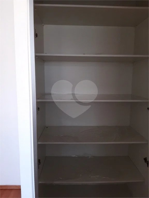 Apartamento em Santana com Sacada e Vaga de Garagem, a 650 m do Metrô