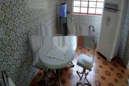 Sobrado à venda com 4 quartos, sendo 1 suíte, em Vila Constança, São Paulo, SP
