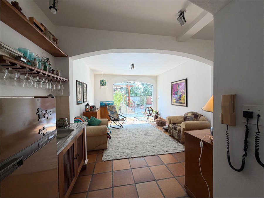 Casa à venda com 4 quartos, sendo 1 suíte, no condomínio Taquaral, São Paulo - SP