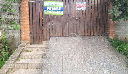 Casa à venda com 4 quartos, sendo 1 suíte,  no condomínio Parque Suiça, Caieiras - SP