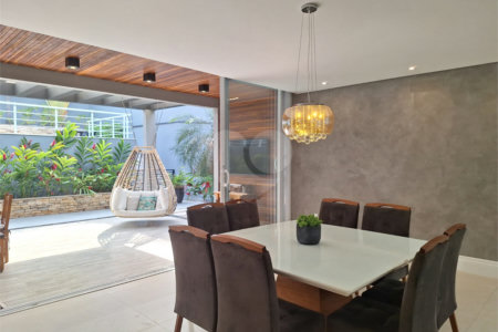 Casa à venda com 4 quartos, sendo 2 suítes, no condomínio Residencial Terras de Vinhedo, Vinhedo - SP