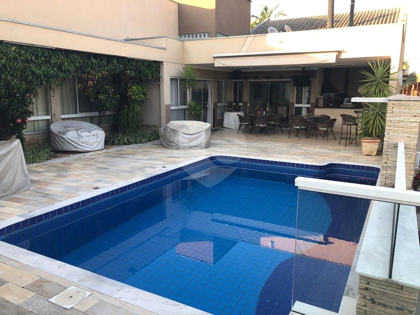 Casa à venda com 5 suítes no condomínio Terras de Mont Serrat, Salto - SP
