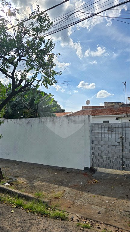Casa à venda com 2 quartos em Jardim Pinheiros (vila Xavier), Araraquara, SP