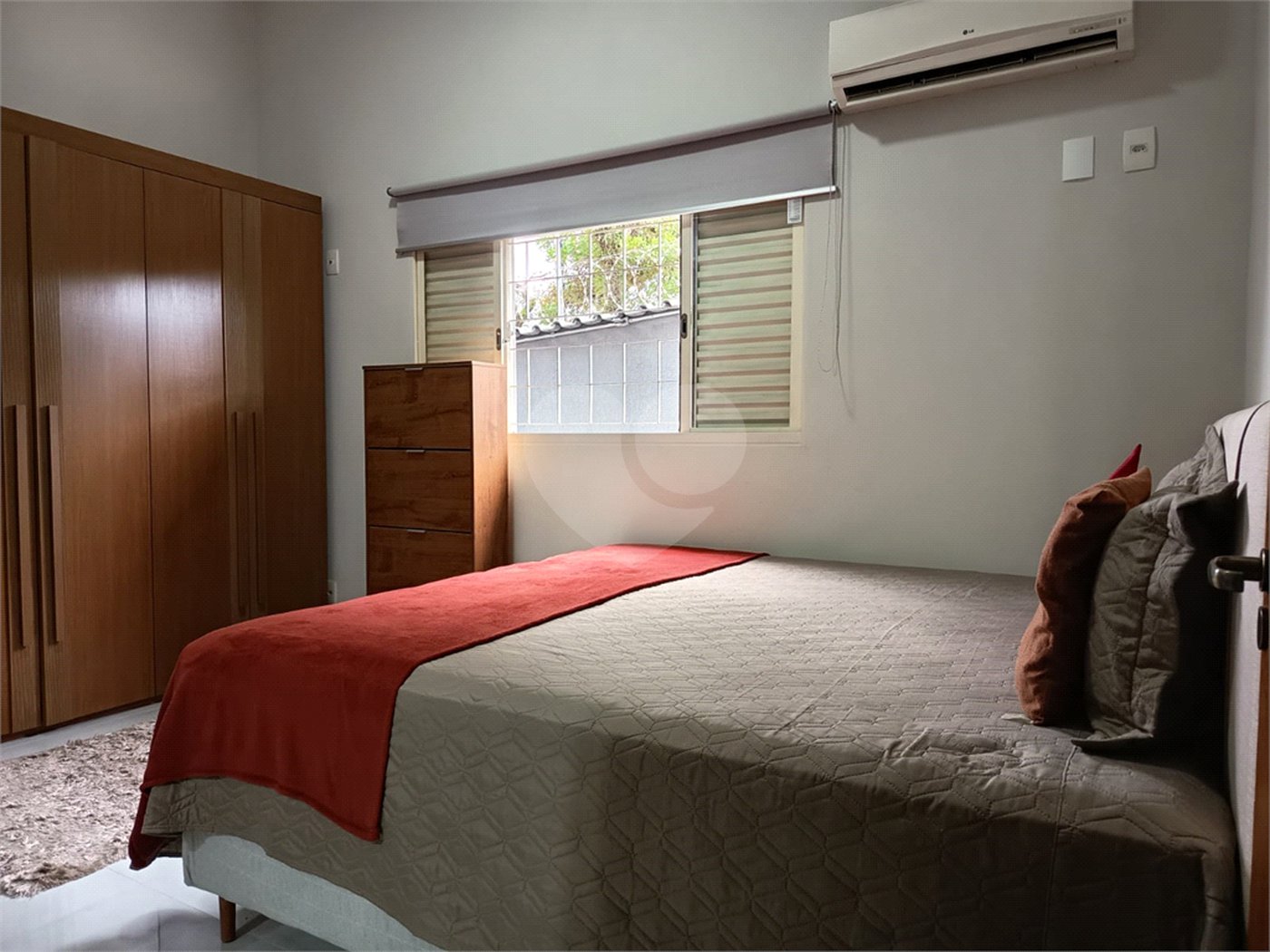 Casa à venda com 3 quartos, sendo 1 suíte,  em Jardim Santa Rosália, Sorocaba, SP