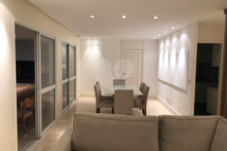 Apartamento à venda com 3 quartos, sendo 2 suítes,  em Paraíso do Morumbi, São Paulo, SP
