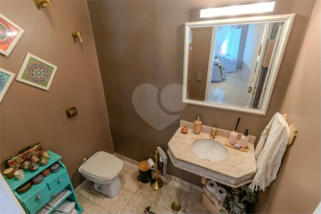 Casa à venda com 3 quartos, sendo 1 suíte, em Alto da Boa Vista, São Paulo, SP