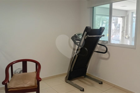 Sobrado à venda com 4 quartos, sendo 2 suítes,  em Vila Gilda, Santo André, SP