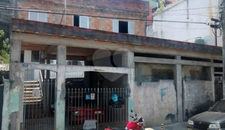 Sobrado à venda com 4 quartos, sendo 1 suíte,  em Tremembé, São Paulo, SP