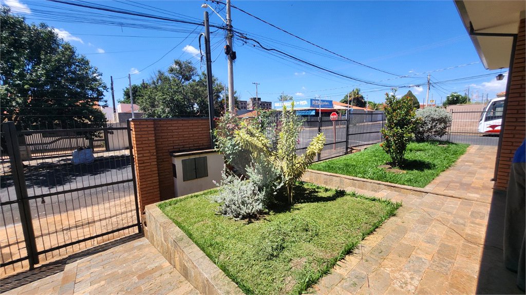 Casa à venda com 3 quartos, sendo 2 suítes, em Jardim Europa (vila Xavier), Araraquara, SP