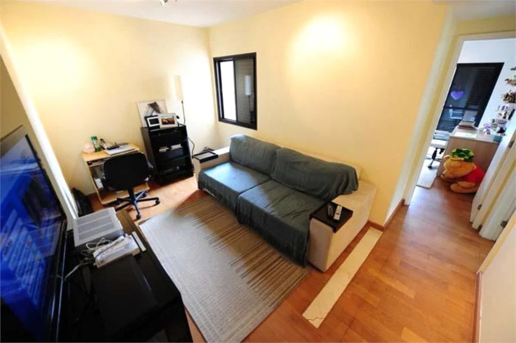 Apartamento à venda ou para alugar com 3 quartos, sendo 2 suítes, em Jardim Morumbi, São Paulo, SP