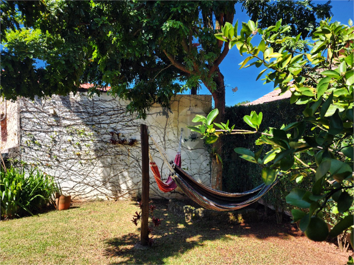 Casa à venda com 4 quartos, sendo 2 suítes,  no condomínio Vila Nova de Gaia, São Paulo - SP
