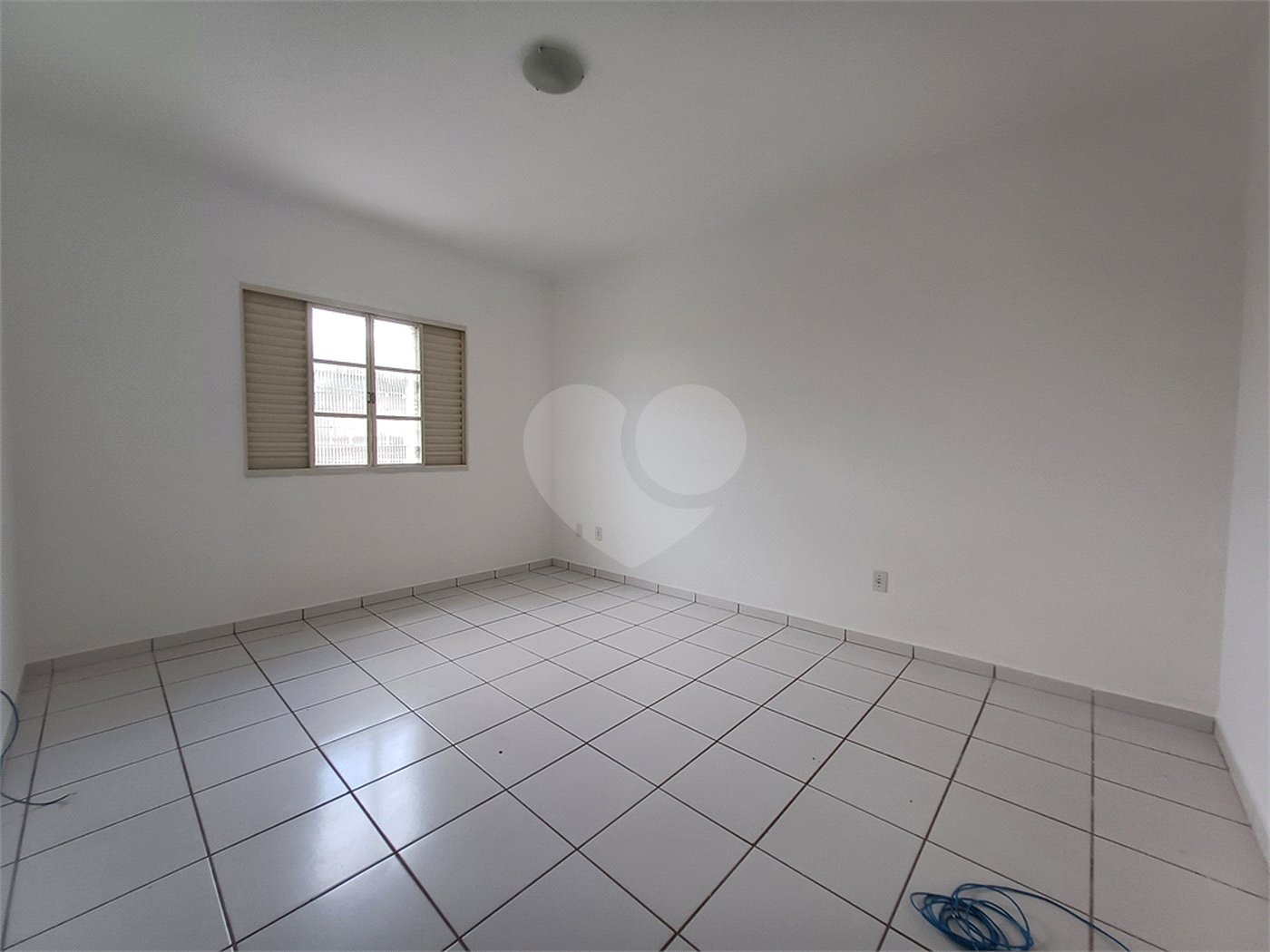 Sobrado à venda com 2 quartos em Jardim Ana Maria, Sorocaba, SP