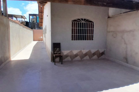 Casa à venda com 2 quartos, sendo 1 suíte, em Jardim Marabá, Mongaguá, SP