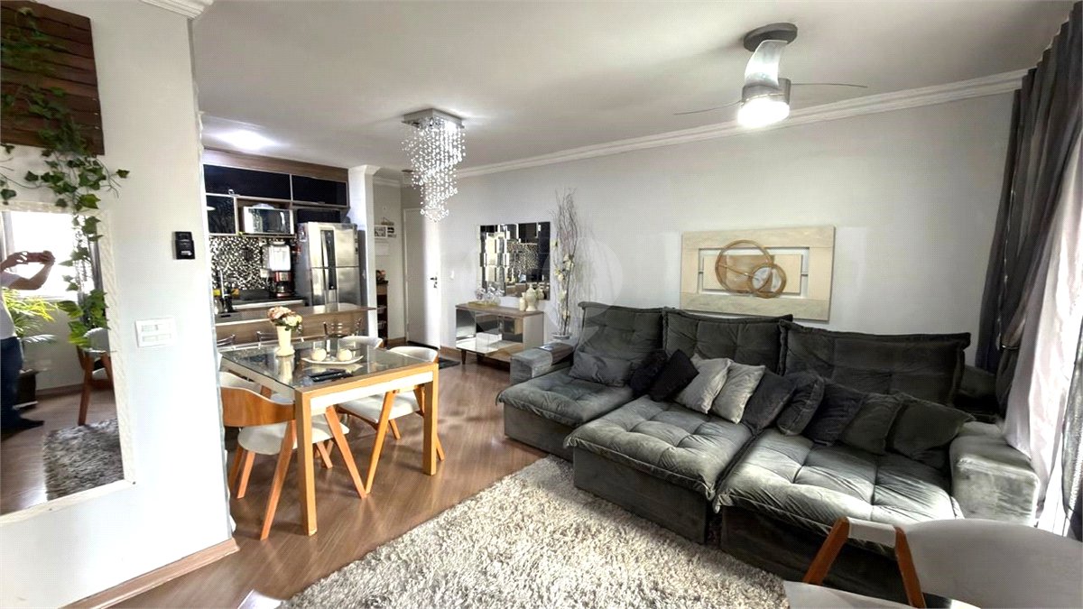 Apartamento à venda com 3 quartos, sendo 1 suíte,  em Vila Paulo Silas, São Paulo, SP