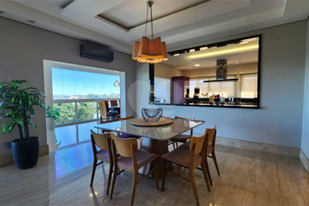 Casa à venda com 5 quartos, sendo 2 suítes, no condomínio Residencial Jardim Primavera, Louveira - SP