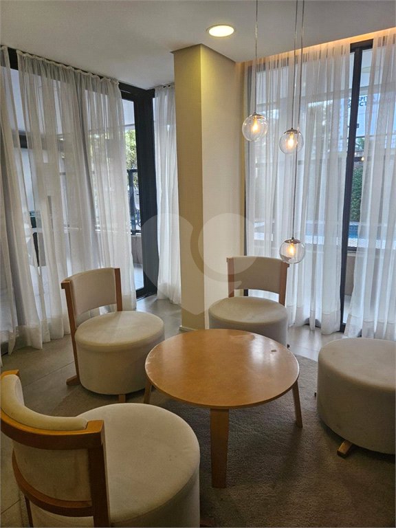 Apartamento à venda com 2 quartos, sendo 1 suíte,  em Pinheiros, São Paulo, SP