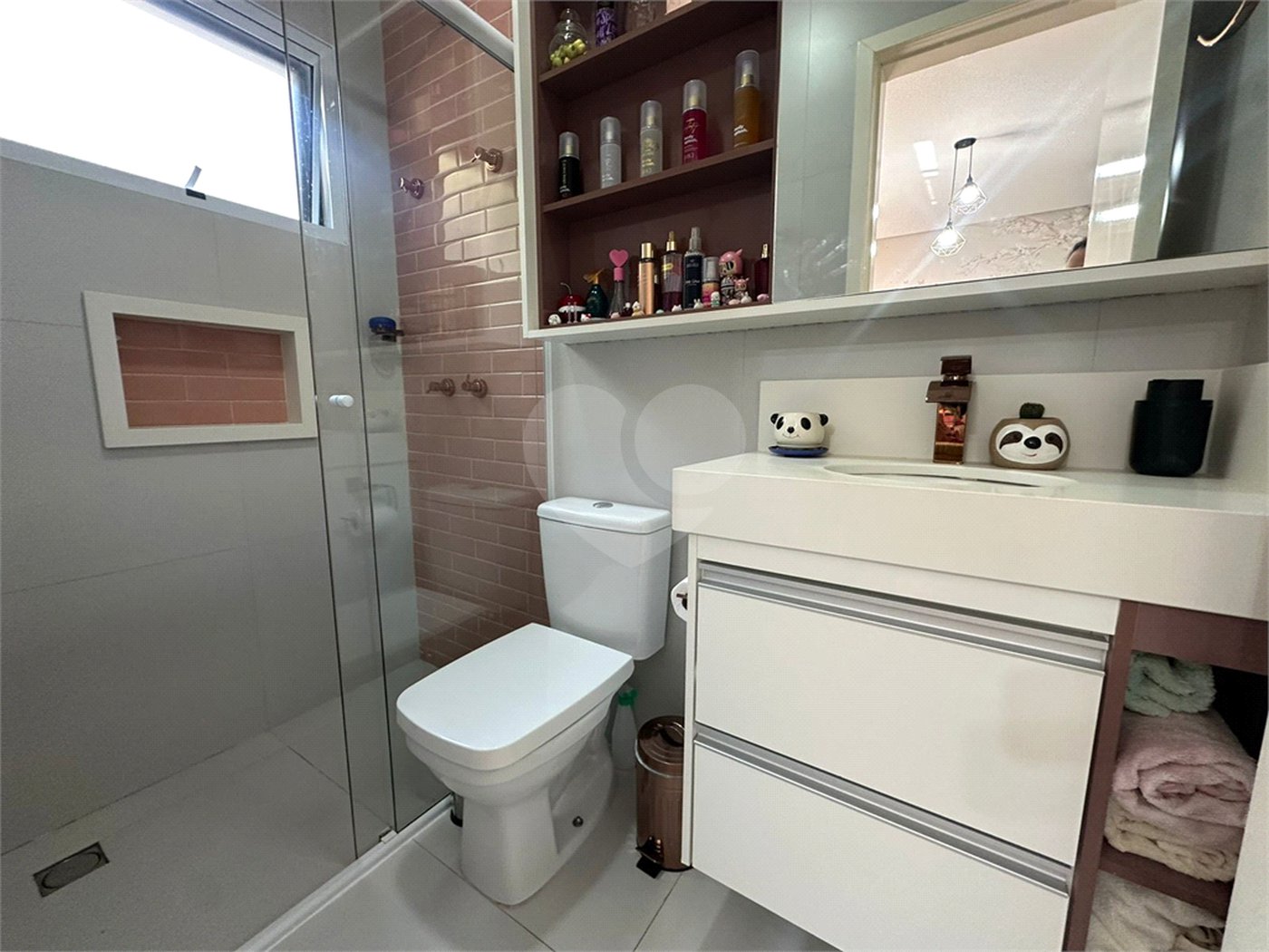Casa à venda com 3 suítes no condomínio Estância Marambaia, Vinhedo - SP