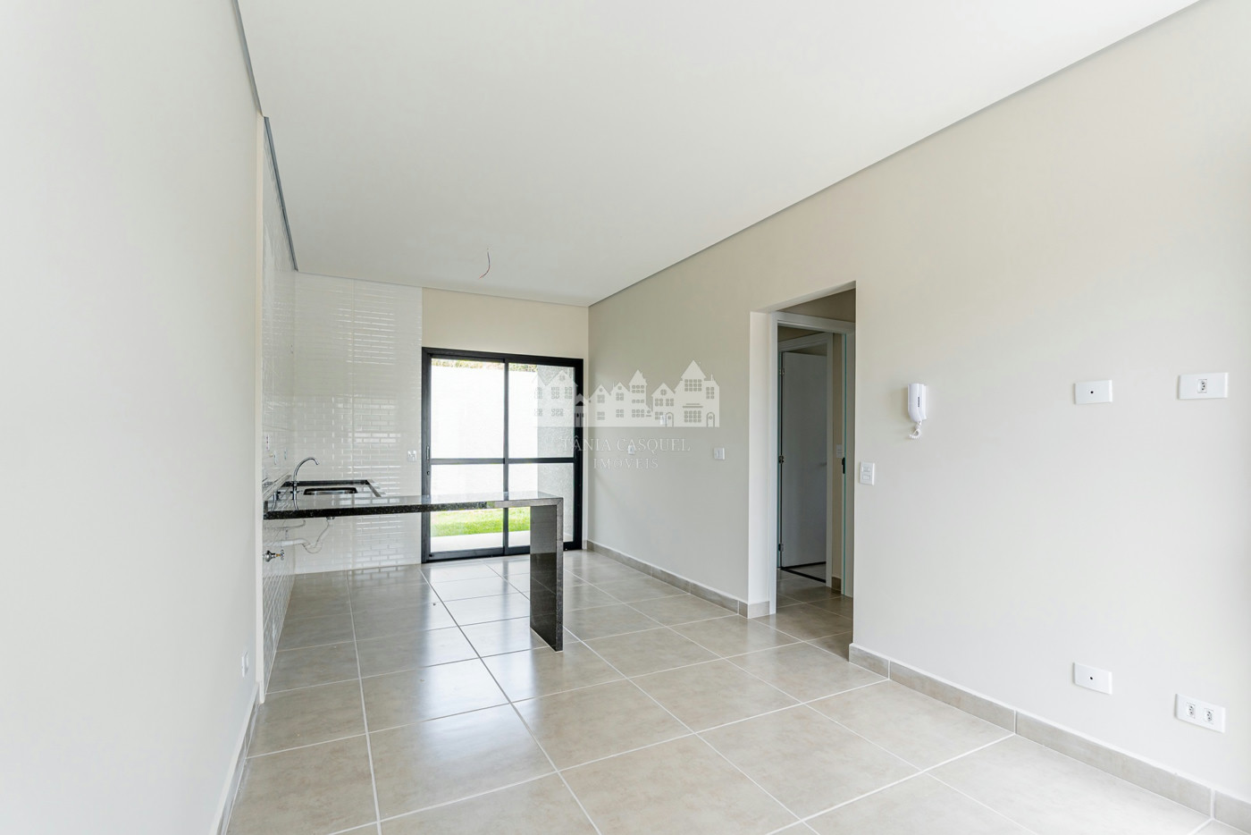 Casa térrea à venda com 3 quartos, sendo 1 suíte, no condomínio Flores da Usina, Atibaia - SP