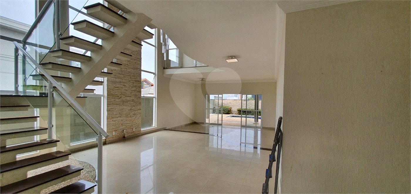 Casa à venda ou para alugar com 3 suítes no condomínio Jardim Vila Paradiso, Indaiatuba - SP