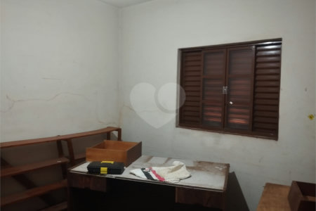Sobrado à venda com 4 quartos, sendo 1 suíte,  em Vila Xavier (vila Xavier), Araraquara, SP