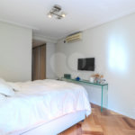 Casa à venda com 5 quartos, sendo 3 suítes, no condomínio Boulevard Saint Michael, São Paulo - SP