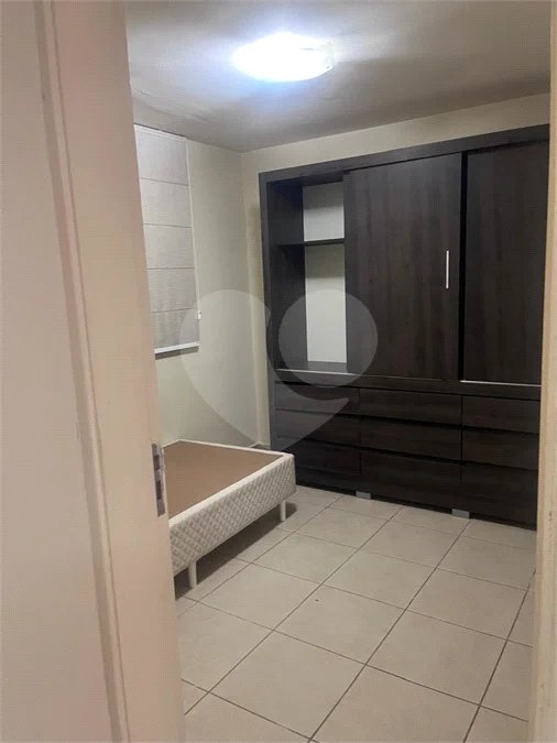 APARTAMENTO NO TÉRREO com Quintal.