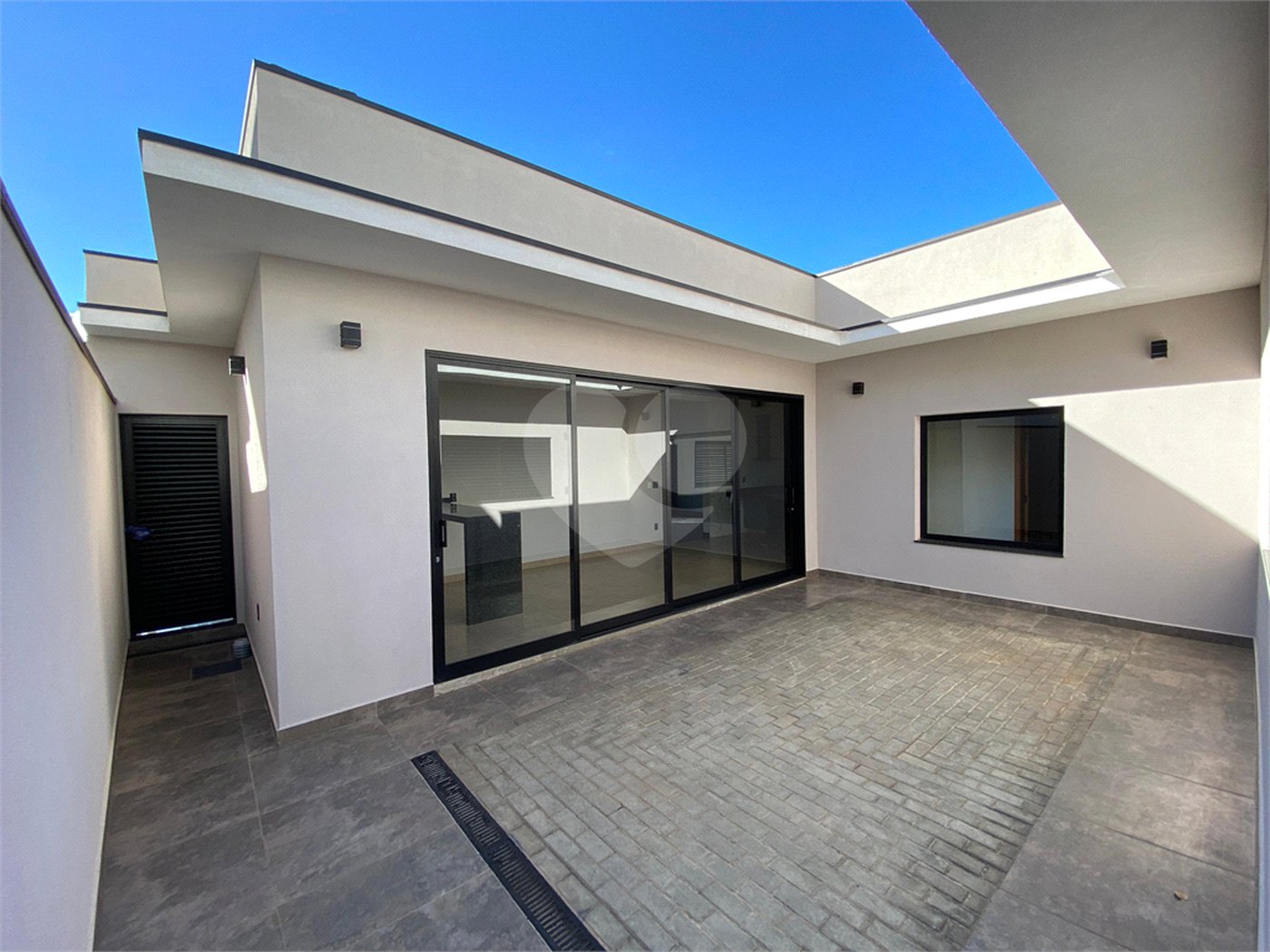 Casa à venda com 3 suítes no condomínio Lagos D Icaraí, Salto - SP