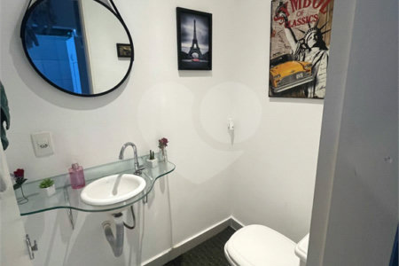 Casa à venda com 3 quartos, sendo 1 suíte, no condomínio Residencial Villagio Vitória, Guarulhos - SP