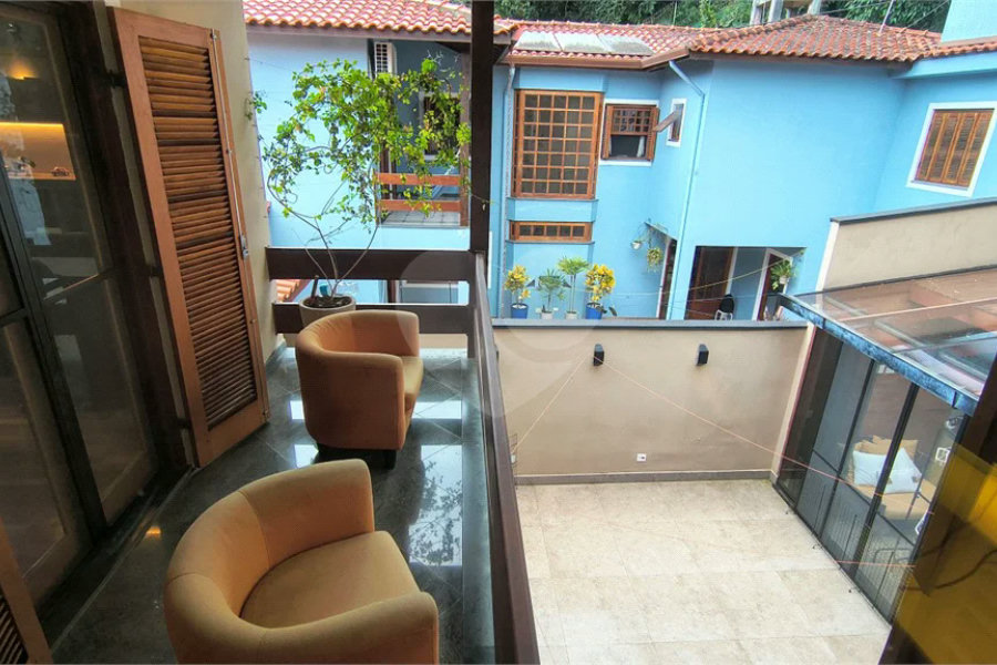 Casa à venda com 4 quartos, sendo 3 suítes, no condomínio Da Serra, São Paulo - SP