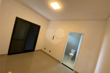 Casa à venda com 3 quartos, sendo 1 suíte,  no condomínio Residencial Helena Maria, Sorocaba - SP