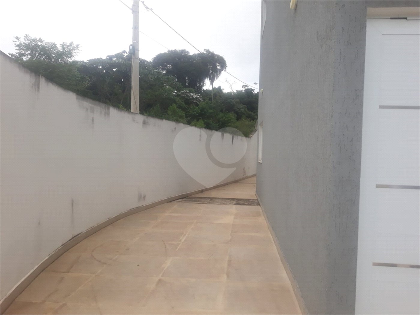 Sobrado à venda com 3 quartos, sendo 1 suíte, em Jardim Vitória, Mairinque, SP
