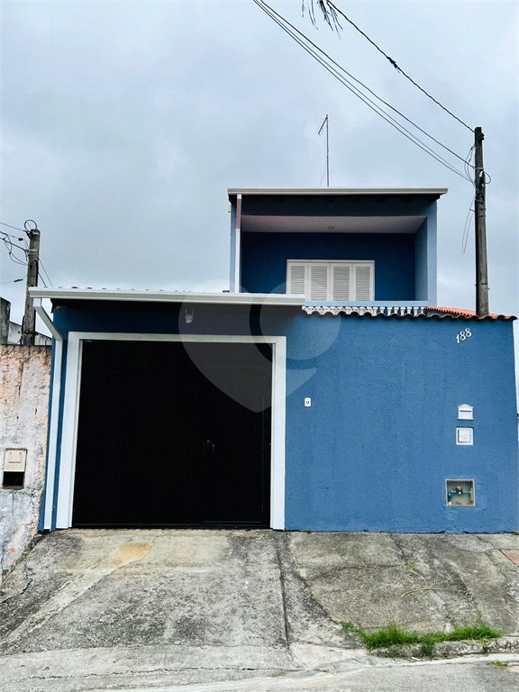 Sobrado à venda com 3 quartos em Loteamento Municipal Brás Cubas, Mogi das Cruzes, SP