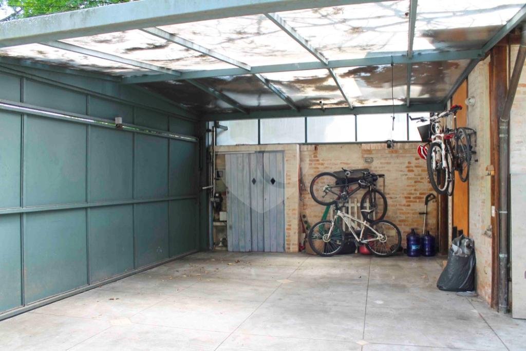 Sobrado à venda com 7 quartos, sendo 5 suítes, em Alto da Boa Vista, São Paulo, SP