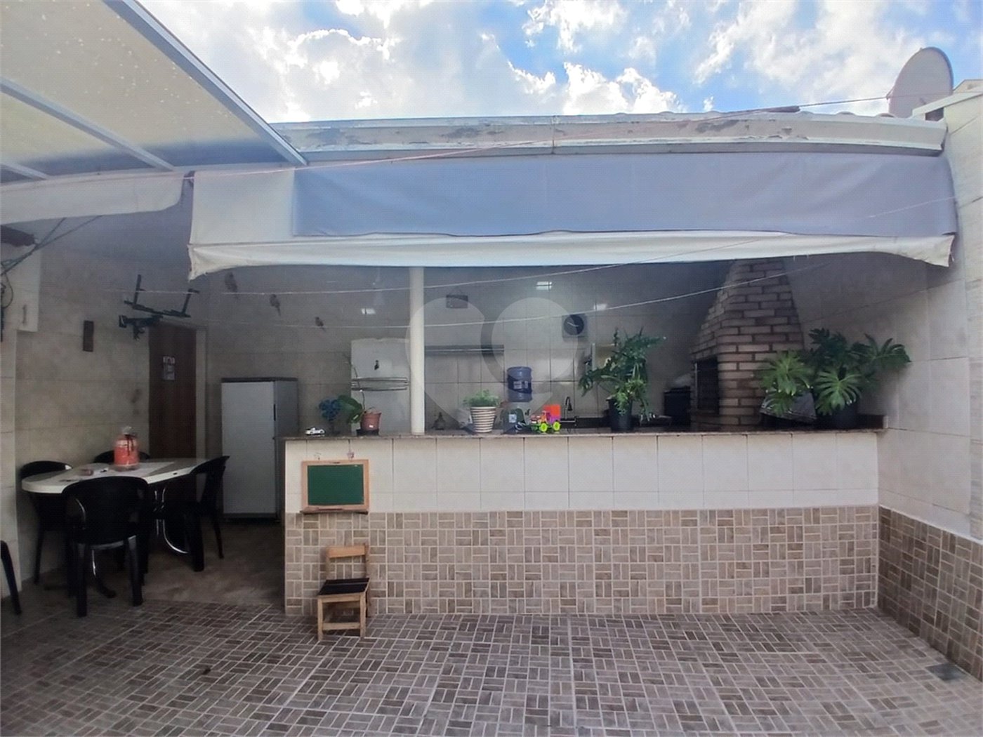 Casa à venda com 3 quartos, sendo 1 suíte,  em Esplanada Mendes Moraes, São Roque, SP