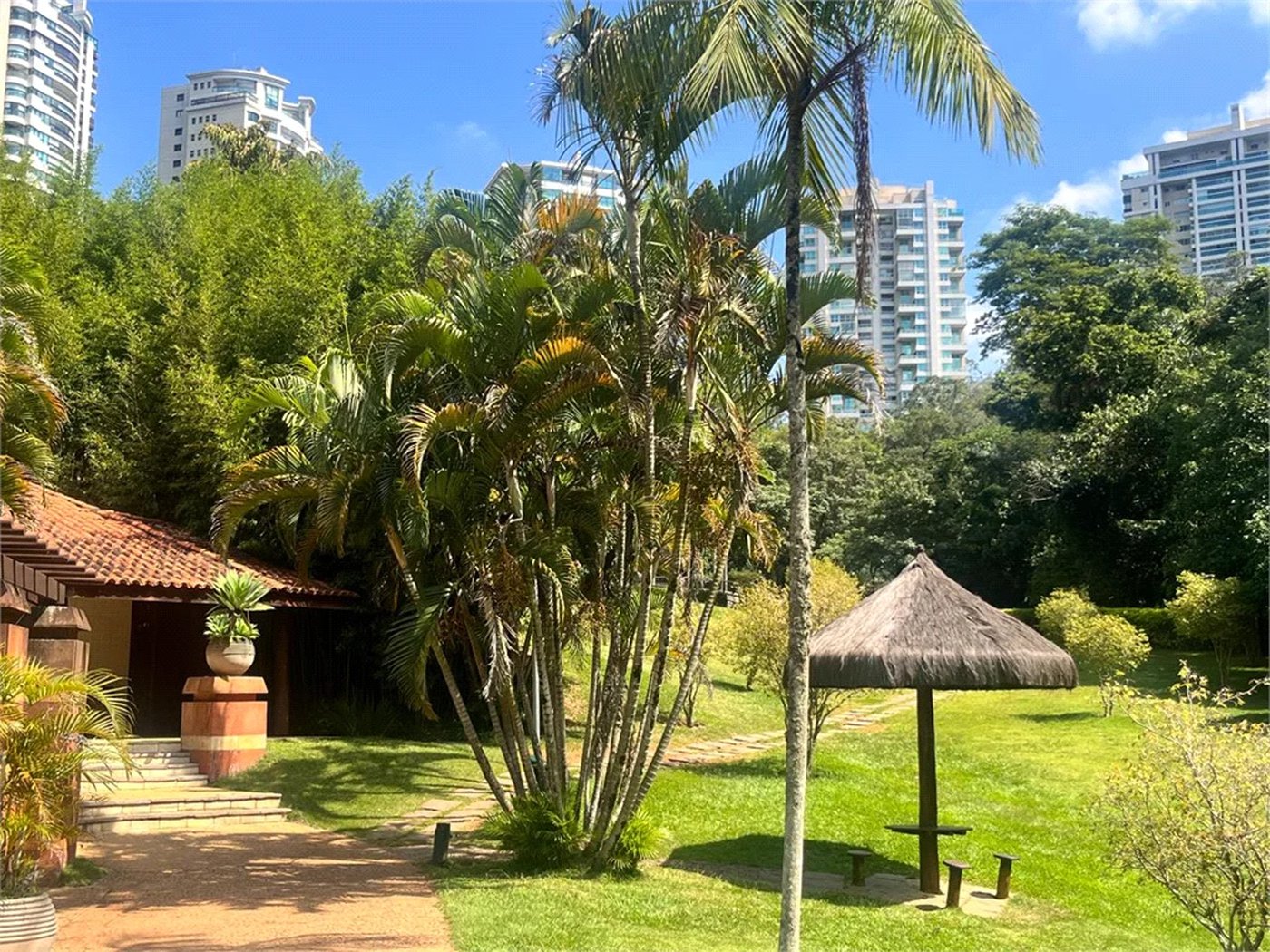 Cobertura à venda ou para alugar com 4 suítes em Jardim Morumbi, São Paulo, SP
