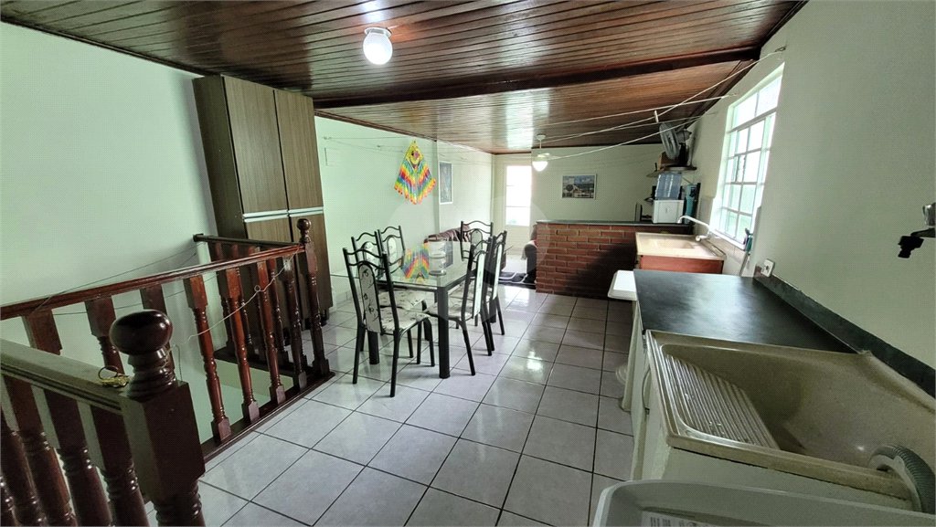 Casa à venda com 4 quartos, sendo 1 suíte, em Parque Maria Domitila, São Paulo, SP