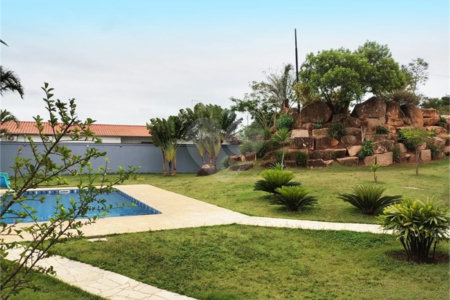 Casa à venda com 3 quartos, sendo 1 suíte, no condomínio Rio das Pedras, Salto - SP
