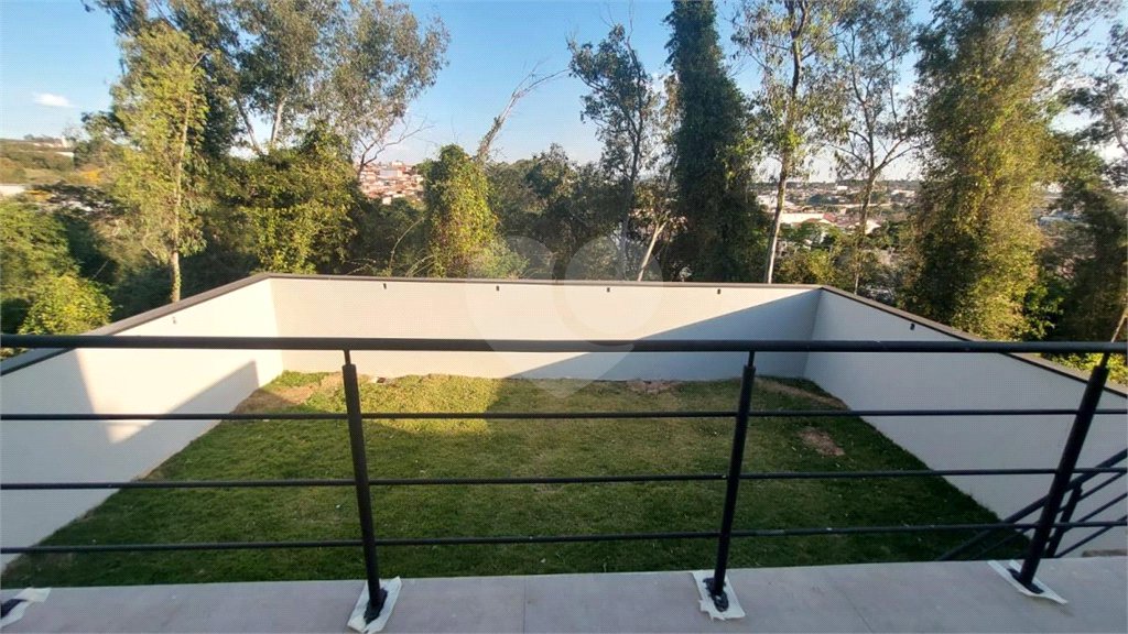 Casa à venda com 3 quartos, sendo 2 suítes, no condomínio Reserva dos Jatobás, Louveira - SP