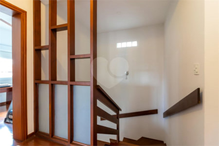 Sobrado à venda com 4 quartos, sendo 1 suíte, em Jardim do Colégio (zona Norte), São Paulo, SP