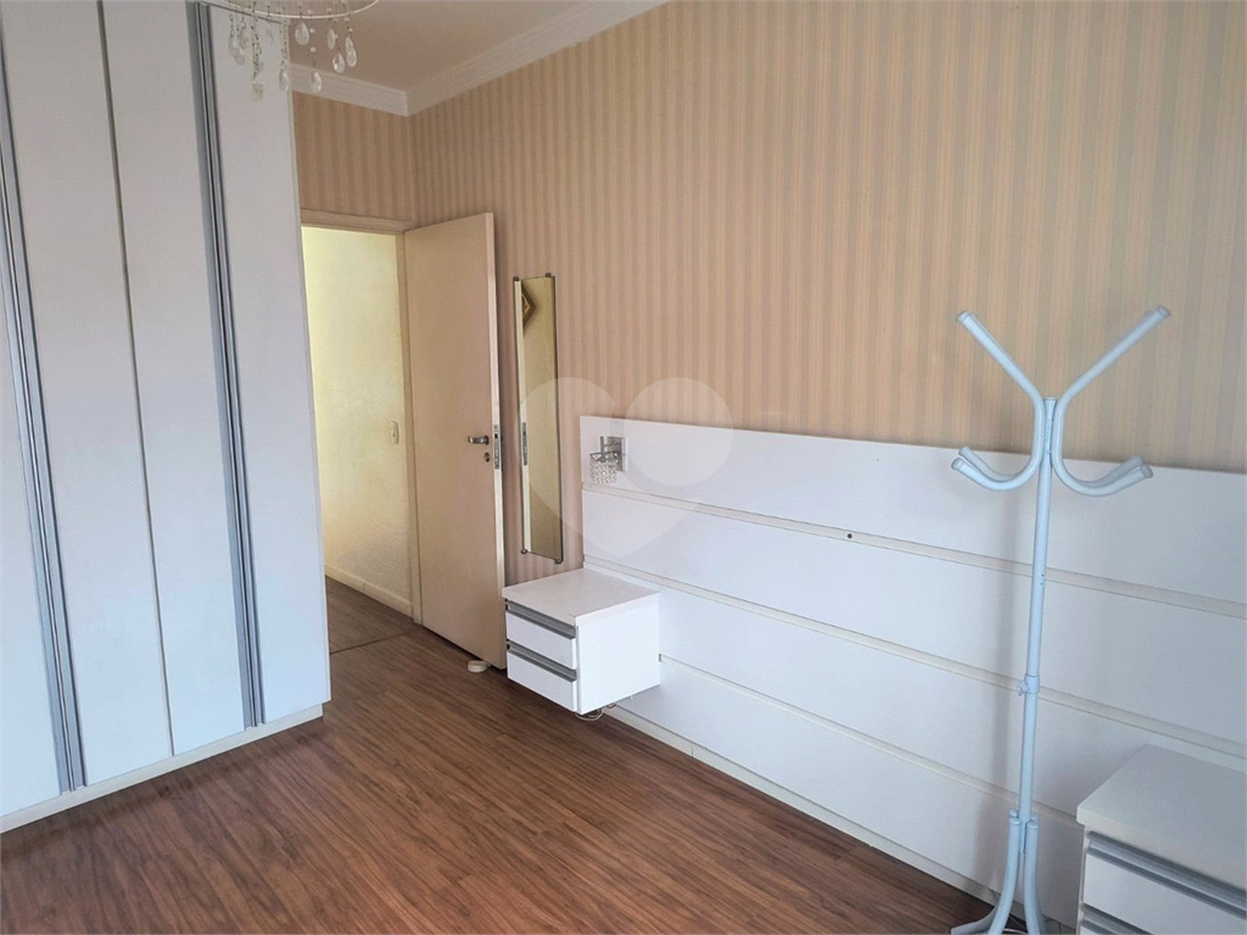 Sobrado à venda com 3 quartos, sendo 1 suíte,  em Vila Palmeiras, São Paulo, SP