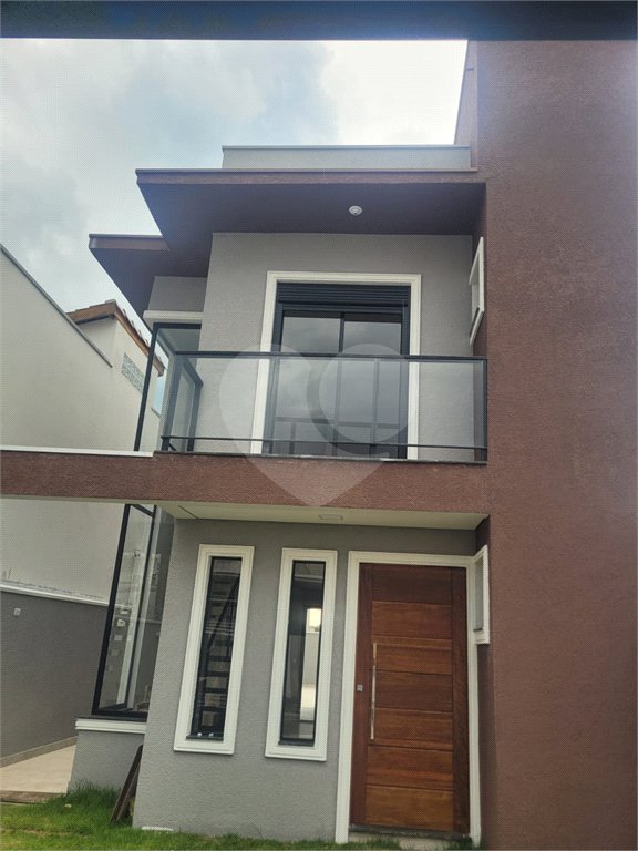 Sobrado à venda com 3 quartos, sendo 1 suíte,  em Vila Caputera, Mogi das Cruzes, SP