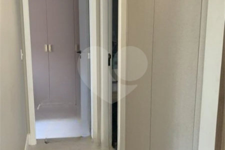 Apartamento à venda com 3 quartos, sendo 1 suíte,  em Cidade São Francisco, São Paulo, SP